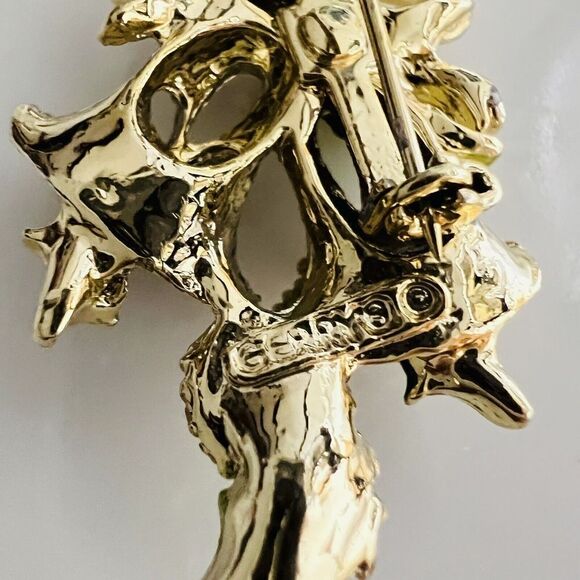 Vintage Gerry’s Holly Berry Bells Bow Pin Brooch Red Green Enamel Gold Tone 1257 - Picture 8 of 9